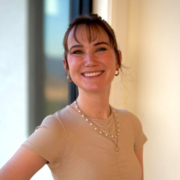 Samantha Davis headshot