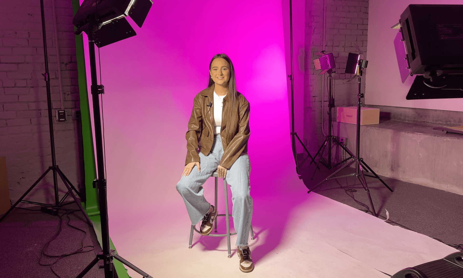 Monse Munoz in film studio